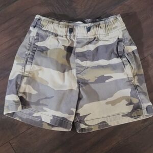 Abercrombie Kids Camo Pull On Cargo Shorts, Boys Size 5/6 🏕🐻🐜